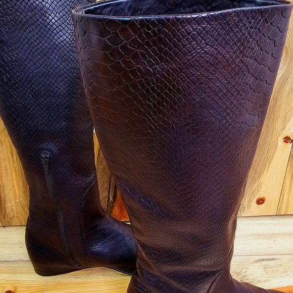 STUART WEITZMAN Crocodile Embossed Brown Leather Hidden Wedge Boots 7.5 - Picture 6 of 11